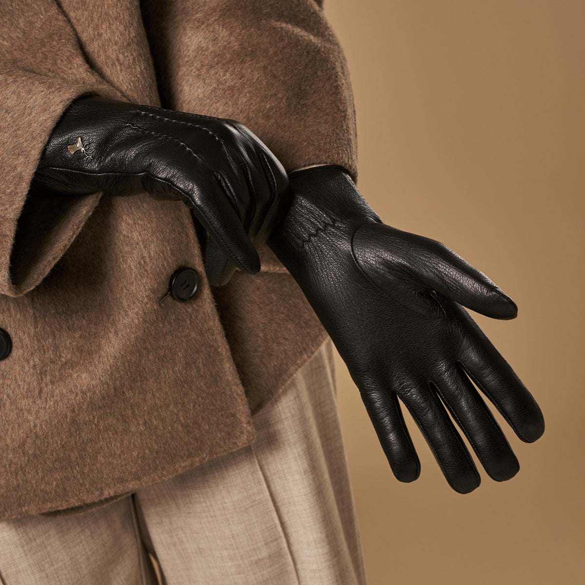 Alessandra (noir) - Gants tactiles en cuir de chèvre et doublure en laine d'agneau - Schwartz & von Halen FR - Gants en Cuir - 10