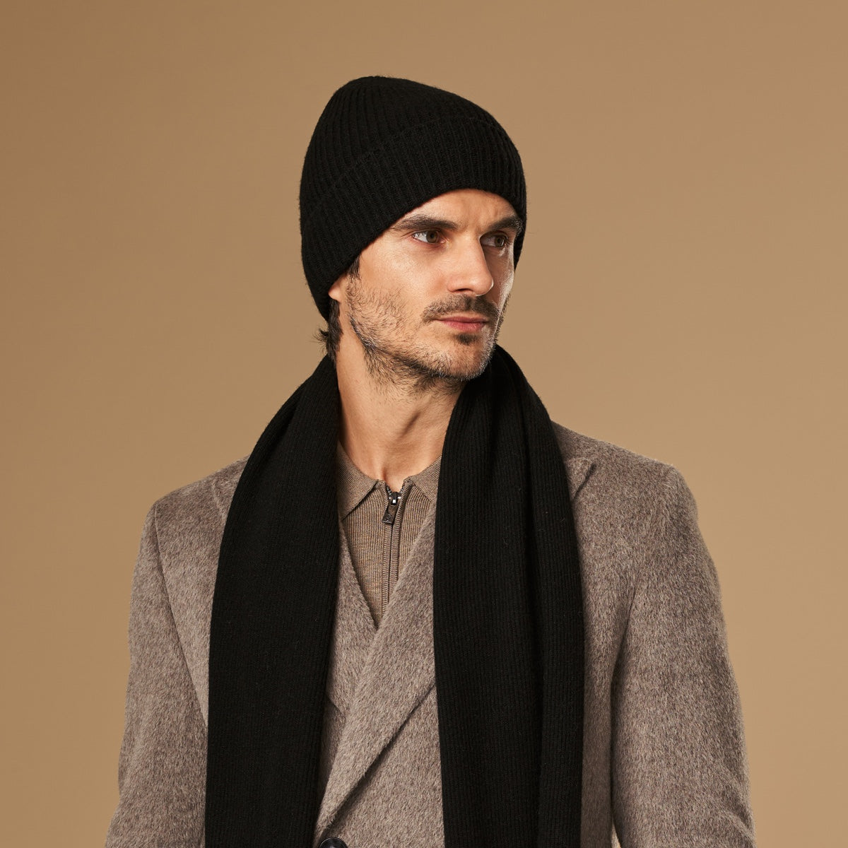Mischa (noir) – luxueux bonnet en laine mérinos douce (unisexe) - Schwartz & von Halen FR - 3