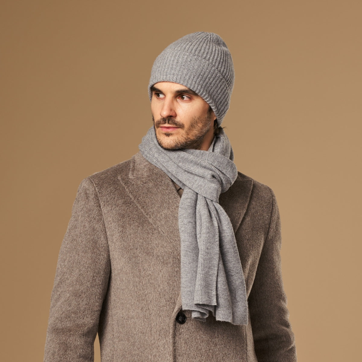 Mischa (gris) – luxueux bonnet en laine mérinos douce (unisexe) - Schwartz & von Halen FR - 5