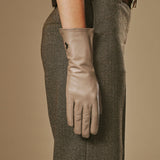 Emma (taupe) - Gants extra-longs en cuir de mouton avec doublure luxueuse en cachemire et fonction tactile