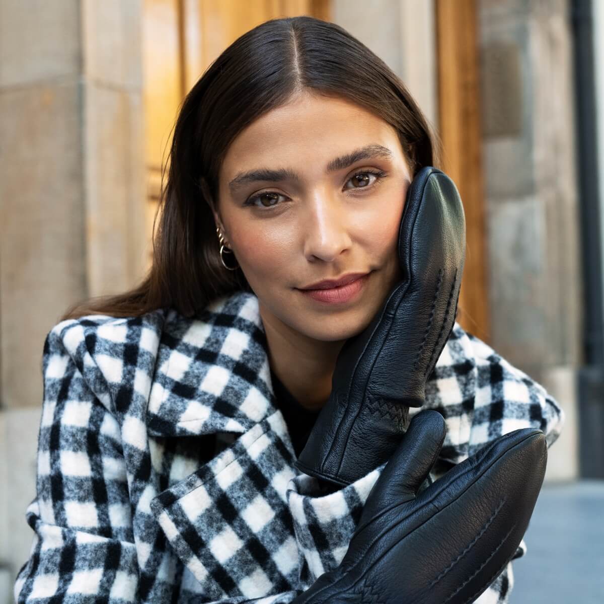 Eva - Élégantes moufles pour femmes en peau de chèvre avec luxueuse doublure en fausse fourrure - Schwartz & von Halen FR - Gants en Cuir - 13