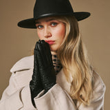 Josephine (noir) – Gants à motif tressé doublés de laine et fonction tactile