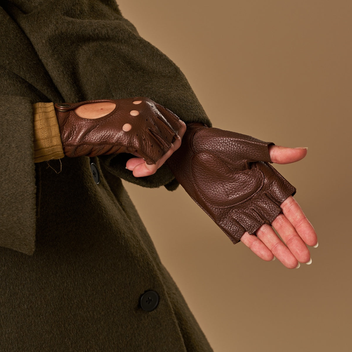 Robyn (marron) – luxueux gants de conduite sans doigts en cuir de cerf américain - Schwartz & von Halen FR - Gants en Cuir - 5