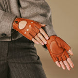 Robyn (cognac) – luxueux gants de conduite sans doigts en cuir de cerf américain