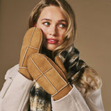 Veronica (camel) - Moufles patchwork pour femmes en peau de mouton doublées de fourrure chaude de mouton