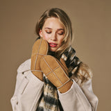 Veronica (camel) - Moufles patchwork pour femmes en peau de mouton doublées de fourrure chaude de mouton