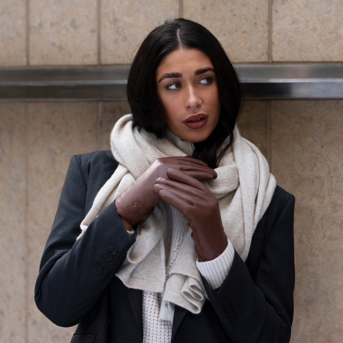 Ivy (marron) - Gants tactiles en cuir de mouton et doublure en laine/cachemire - Schwartz & von Halen FR - Gants en Cuir - 5