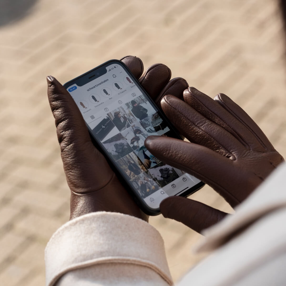 Alessandra (marron) - Gants tactiles en cuir de chèvre et doublure en laine d'agneau - Schwartz & von Halen FR - Gants en Cuir - 5