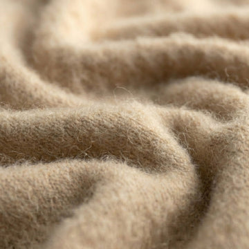 Cashmere vs. Wool Gloves: Which Lining Is Best?