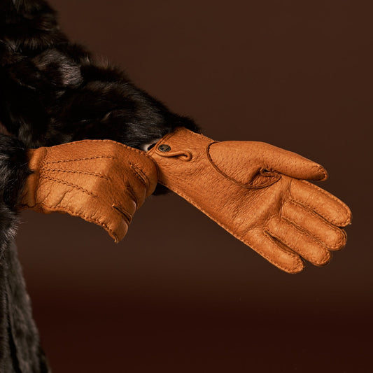 10 Benefits of Leather Gloves