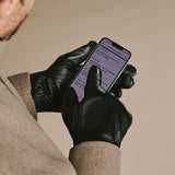 Alexander (noir) - Gants pour hommes en cuir d'agneau doublés de fourrure de lapin luxueuse et fonction tactile