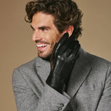 Alexander (noir) - Gants pour hommes en cuir d'agneau doublés de fourrure de lapin luxueuse et fonction tactile