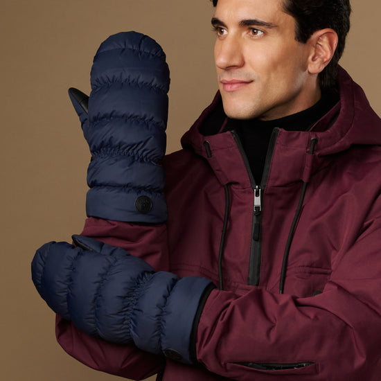 Men’s blue padded mittens with elastic cuffs and touchscreen-ready thumb panels