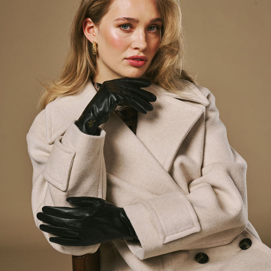 Lauren (noir) - Gants pour femmes en cuir d'agneau doublés de soie et fonction tactile