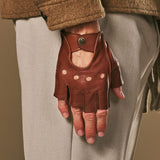 Liam (marron) – Gants de conduite classiques sans doigts en agneau pour homme