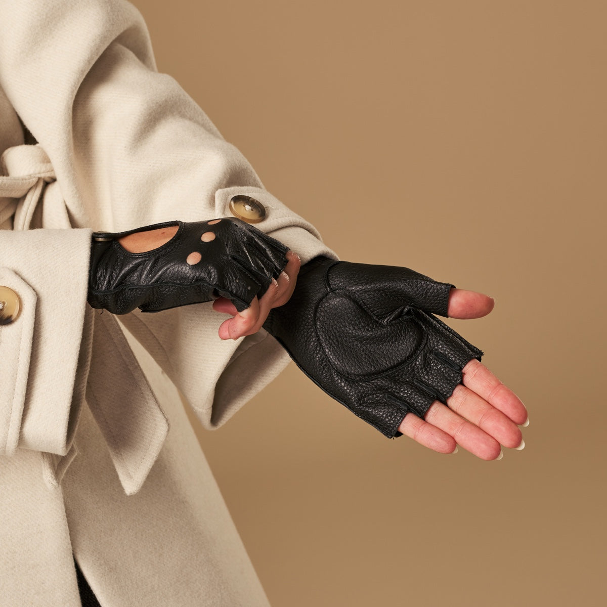 Robyn (noir) – luxueux gants de conduite sans doigts en cuir de cerf américain - Schwartz & von Halen FR - Gants en Cuir - 4