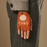 Robyn (cognac) – luxueux gants de conduite sans doigts en cuir de cerf américain