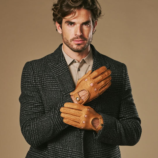 Silvio (cognac) - Gants de conduite exclusifs pour hommes en cuir de pécari